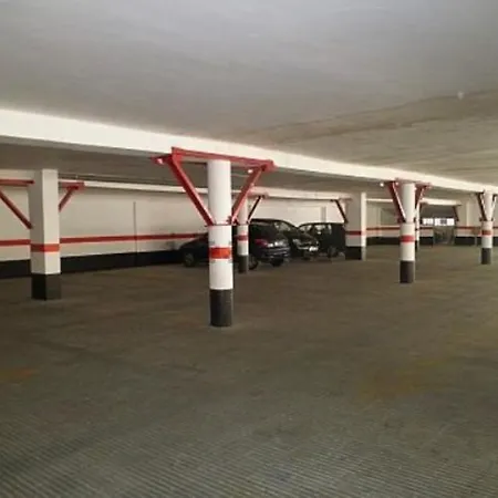 A 50m De La Playa Con Parking Privado.